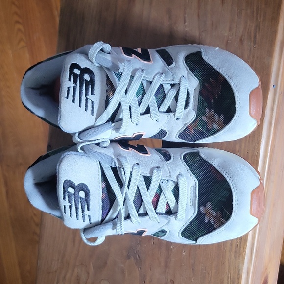 New Balance 530 Floral Ink Sneakers - Picture 4 of 10